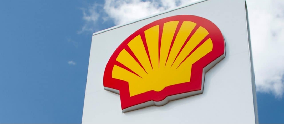 PENGASSAN members protest at Shell office over unresolved CBA issues