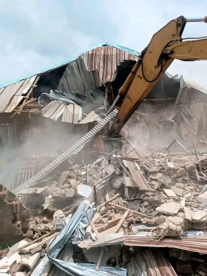 Oyo Govt demolishes building allegedly used by kidnappers of Adelabu’s sister, twin sons